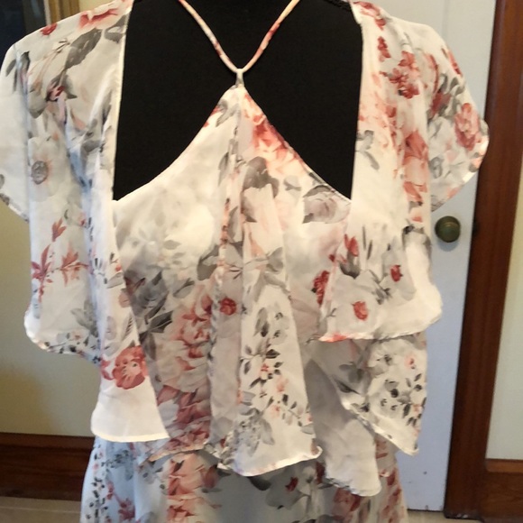 Boohoo Floral and sheer over the head style and lined party dress. - Picture 1 of 9